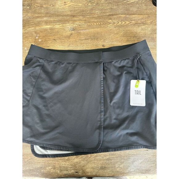 Tail Active Wear Wrap Reversible Skirt, NWT, size L - Picture 1 of 7